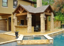 Swimming-pool-with-spa-and-patio-cover